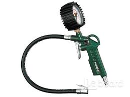 Пистолет для накачки шин с манометром