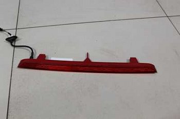 Фонарь задний в спойлер крышки багажника Audi Q5